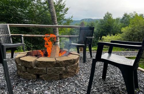 Sunday River Area Ski Chalet | SUNDAY RIVER VIEWS! Minutes from the mountain!