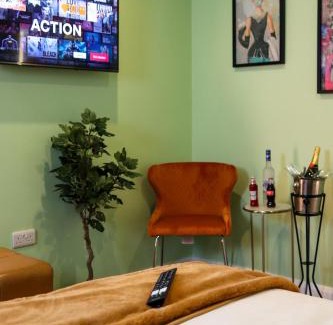Drogheda Hotel | Sunday Street Boutique