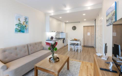 Pakapiai Apartment | Sunlight Stay near Arena, Stadium & Medical Center