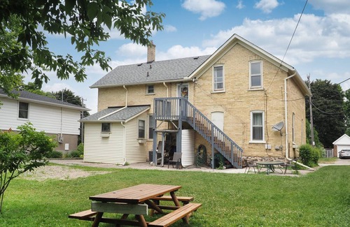 Waterloo House | Sunny 1800 Victorian home with all the character but today’s amenities.