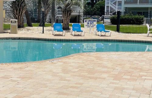 Central Myrtle Beach Apartment | Sunny 1BR condo Myrtlewood