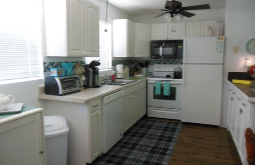 Port Canaveral Apartment | Sunny and 80.just steps to the beach