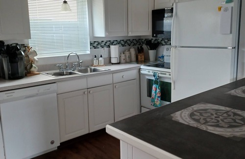 Port Canaveral Apartment | Sunny and 80.just steps to the beach