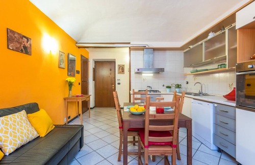 Vanchiglietta Apartment | Sunny Apartment by Wonderful Italy