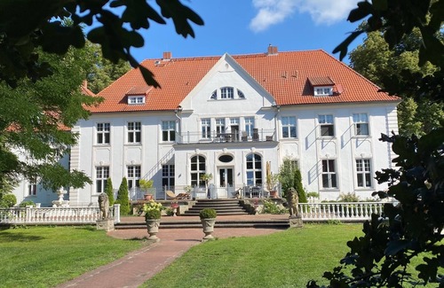 Badow Apartment | Sunny apartment with its own sauna and view of the castle park