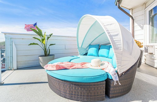Cayucos House | Sunny Cayucos Studio w/Full Kitchen + Lounge Access by the Beach