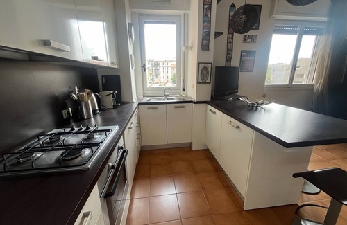 Chiesa Rossa Apartment | Sunny Comfy Apartment