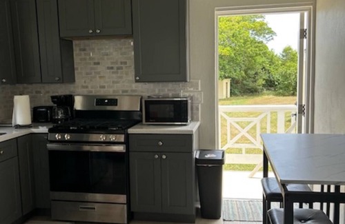 Estate Enfield Green Cottage | Sunny Crucian Retreat