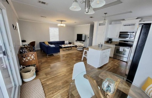 Hutchinson Island South House | Sunny Daze Cottage - 2136 Nettles