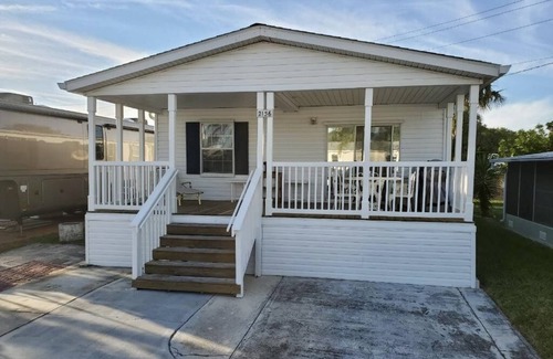 Hutchinson Island South House | Sunny Daze Cottage - 2136 Nettles