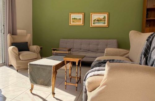 Nea Makri Apartment | Sunny Escape:Stylish and Roomy Apt in Beach Haven!