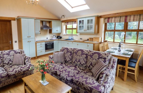 Penrith Cottage | SUNNY HILL, pet friendly, with open fire in Great Strickland