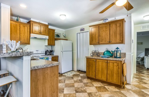 Key Largo House | Sunny home w/firepit, private pool, private gas grill, & tiki bar