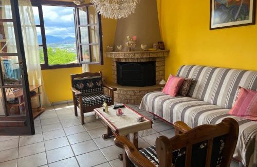 Mykines Apartment | Sunny house at ancient Mycenae, close to Nafplio!