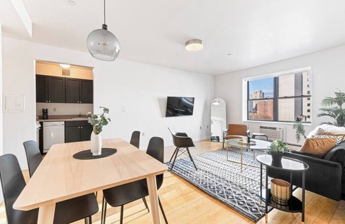 East Harlem Apartment | Sunny Open View 1BR I Elevator bld I Central Park