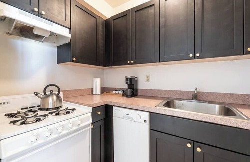 East Harlem Apartment | Sunny Open View 1BR I Elevator bld I Central Park