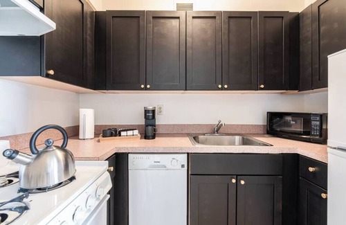 East Harlem Apartment | Sunny Open View 1BR I Elevator bld I Central Park