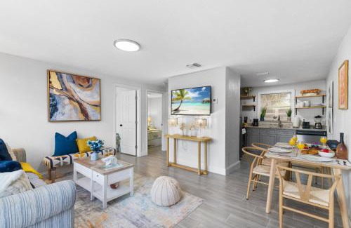 Southwest House | Sunny Palm Beach Back House
