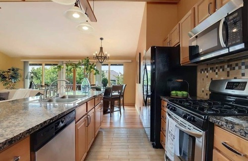Mercer Island House | Sunny Paradiso, perfect location Seattle& Bellevue