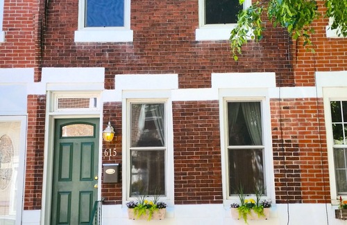 Devil's Pocket House | Sunny, quiet retreat steps from UPenn and CHOP