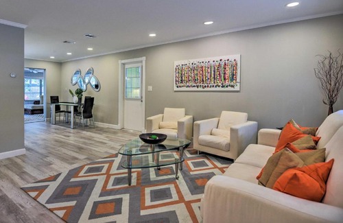 Alta Vista House | Sunny Sarasota Home with Yard Less Than 2 Mi to Downtown!