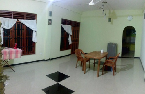 Bope-Poddala House | Sunny Side 89 Accommodation For Foreigners & Sri Lankan Health Professionals.