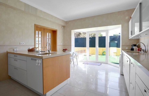 Lagoa de Albufeira Villa | Sunny Villa in Lagoa de Albufeira - private pool!