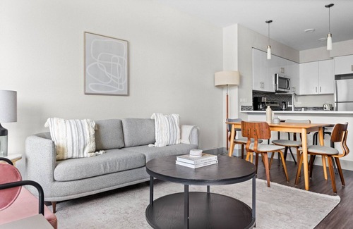 Walnut Creek Apartment | Sunny Walnut Creek 1BR w/Gym, Pool & Spa, walk to BART, by Blueground