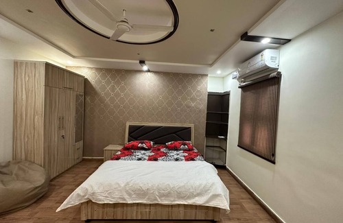 Gwalior Apartment | SUNRAYS STAYS-A Unique 3BHK Fort View apartment in the Heart of the City