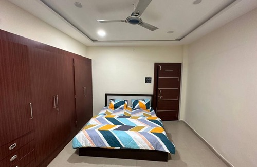 Gwalior Apartment | SUNRAYS STAYS-A Unique 3BHK Fort View apartment in the Heart of the City