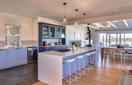 Onrus House | Sunridge Aan Zee | Luxury Beach Villa, Onrus Beach