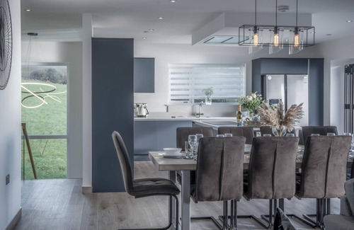 Pendine House | Sunrise - 5 Bedroom Luxurious Holiday Home - Pendine