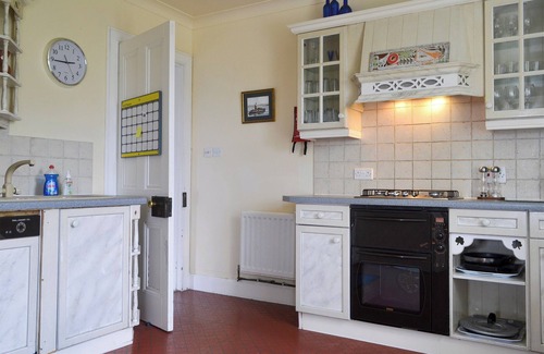Lochmaddy Cottage | Sunrise Apartment is a duplex apartment boasting wonderful views.