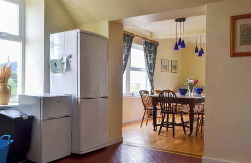 Lochmaddy Cottage | Sunrise Apartment is a duplex apartment boasting wonderful views.