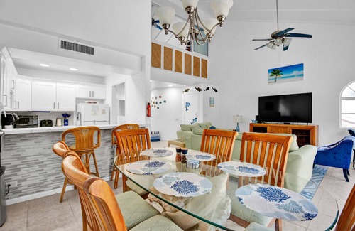 Paradise Island Villa | Sunrise Beach Resort - Ocean Blue Villa nParadise Island