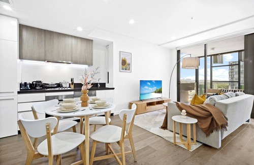 Waterloo Apartment | Sunrise Oasis in Waterloo