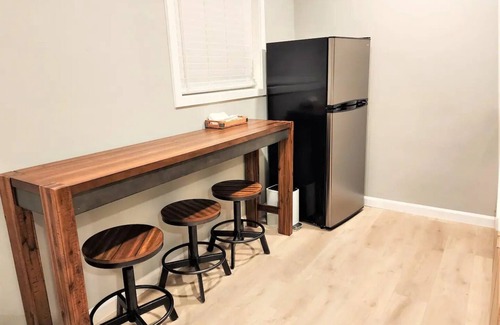 Lakeport Apartment | Sunrise Oasis - On the Lake/Pier/Full Kitchen Lakeport Room #1
