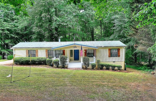 Gumlog House | Sunrise over Lake Hartwell