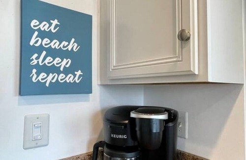 Jupiter Bay Condo | Sunrise & Sunset views, Pool, 1/2 mile to beach!