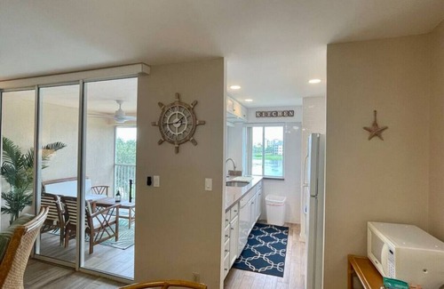 Jupiter Bay Condo | Sunrise & Sunset views, Pool, 1/2 mile to beach!