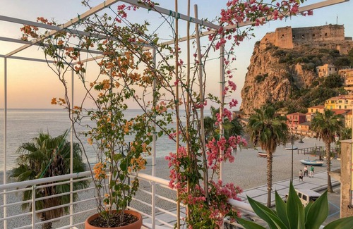 Scilla Apartment | Sunset Apartment
