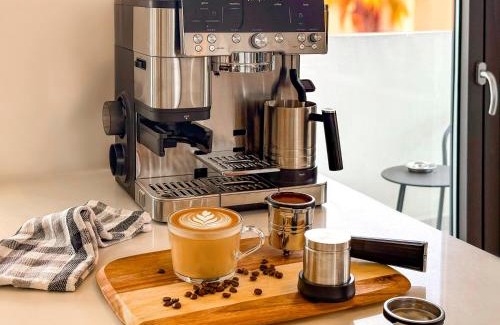 Larnaca Apartment | Sunset Balcony and Espresso Station Apartment