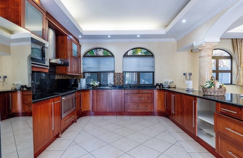 Sunset Beach House | Sunset beach holiday home/Pauline's entire villa n is a taste of luxury.