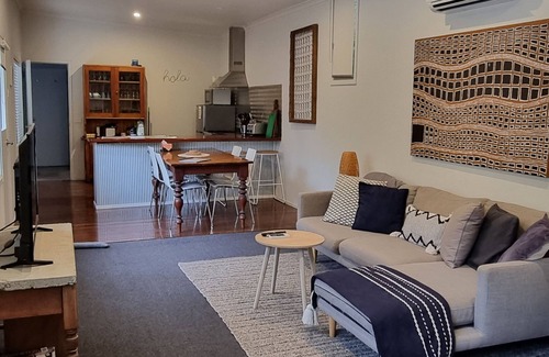 Inverloch Cottage | Sunset Beach Shack on Surf