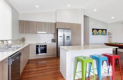 Mannering Park House | Sunset Central Coast - Lake, Kayaks & Jetty!