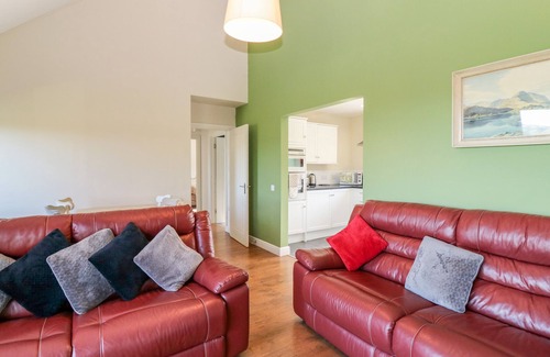 Gruline Cottage | SUNSET COTTAGE, pet friendly in Craignure, Isle Of Mull