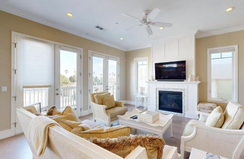 Hollywood Beach House | Sunset Dreams