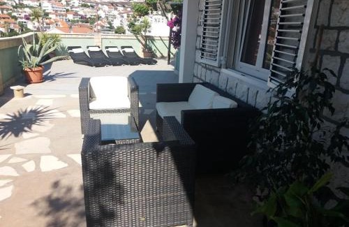Krizni rat Apartment | Sunset house with seaview