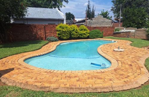 Schoemansville House | Sunset Inn - Spacious House in Harties