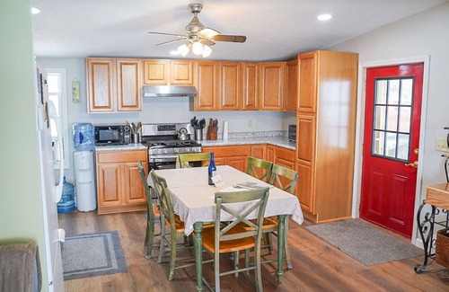 Town of Ledyard Cottage | Sunset Paradise Cottage